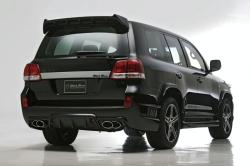 TOYOTA LAND CRUISER 200 black