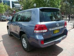 TOYOTA LAND CRUISER 200 blue