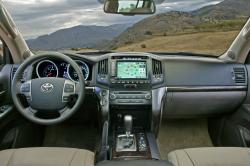 TOYOTA LAND CRUISER 200 interior