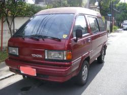 TOYOTA LITEACE red