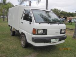 TOYOTA LITEACE white