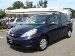 TOYOTA SIENNA blue