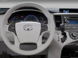 TOYOTA SIENNA interior