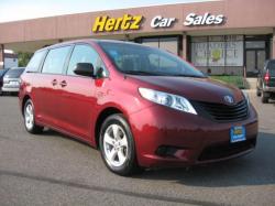 TOYOTA SIENNA red