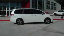 TOYOTA SIENNA white