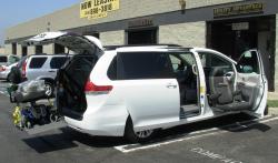 TOYOTA SIENNA white