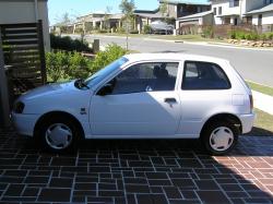 TOYOTA STARLET white