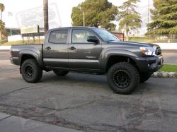 TOYOTA TACOMA 4X4 black