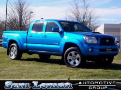 TOYOTA TACOMA 4X4 blue