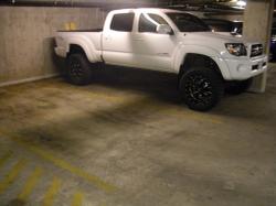 TOYOTA TACOMA 4X4 white