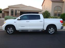 TOYOTA TUNDRA white