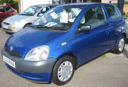 TOYOTA YARIS blue