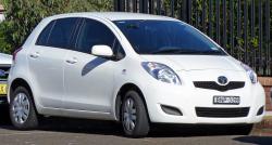 TOYOTA YARIS white