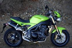 TRIUMPH 1050 SPEED TRIPLE green