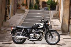 TRIUMPH BONNEVILLE black