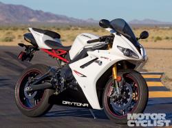 TRIUMPH DAYTONA 675 R black