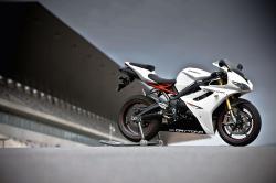 triumph daytona 675 r