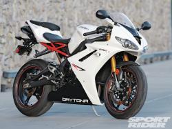 TRIUMPH DAYTONA 675 white