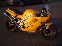 triumph daytona t595