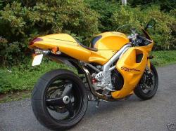 triumph daytona t595