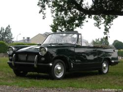 TRIUMPH HERALD 1200 red