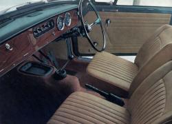 TRIUMPH HERALD interior