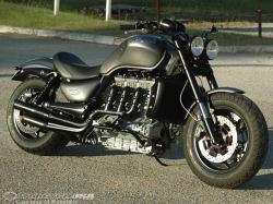 TRIUMPH ROCKET III black