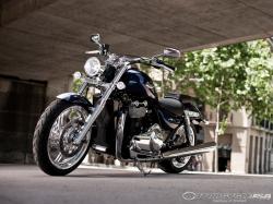 TRIUMPH THUNDERBIRD 900 black