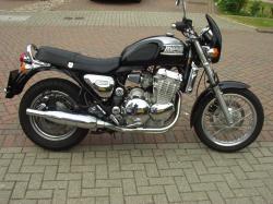 TRIUMPH THUNDERBIRD 900 green