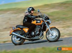 triumph thunderbird 900