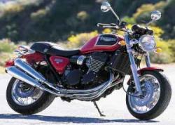 TRIUMPH THUNDERBIRD 900 red