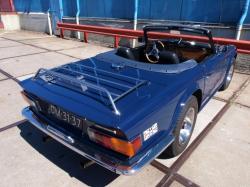 TRIUMPH TR6 blue