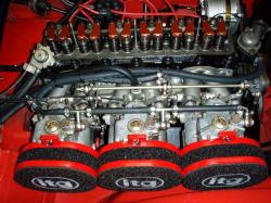 TRIUMPH TR6 engine