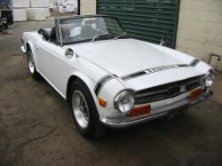 TRIUMPH TR6 white