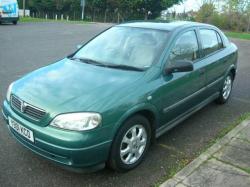 VAUXHALL ASTRA green