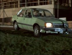 VAUXHALL CAVALIER SRI green