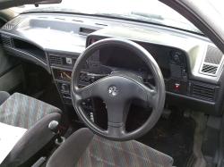 VAUXHALL CAVALIER SRI interior