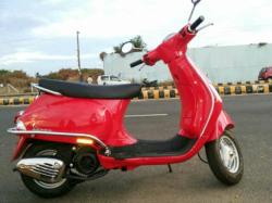 VESPA 125 red