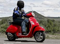 VESPA GTS red