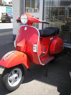 VESPA PX 125 red