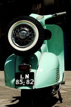 VESPA PX green