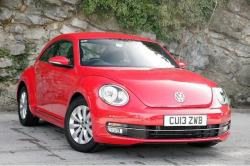 VOLKSWAGEN BEETLE 1.6 red