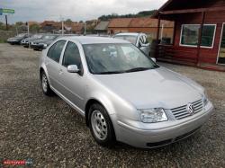 VOLKSWAGEN BORA 1.6 silver