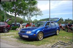 VOLKSWAGEN BORA blue