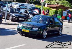 VOLKSWAGEN BORA green