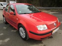 VOLKSWAGEN BORA red