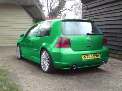 VOLKSWAGEN GOLF green