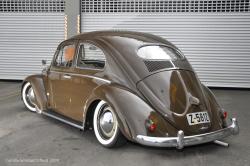 VOLKSWAGEN NEW BEETLE brown