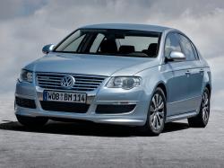 VOLKSWAGEN PASSAT blue