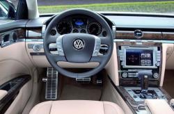 VOLKSWAGEN PHAETON 3.0 V6 TDI 4MOTION interior